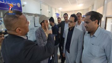 اطلع رئيس المصلحة عبدالجبار أحمد محمد على سير العمل في مكتب الضرائب بأمانة العاصمة